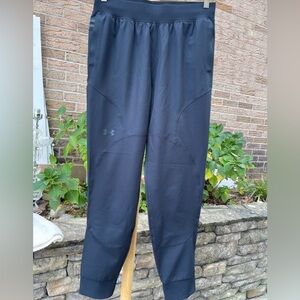 Under Armour Women Black Pants Size S-M